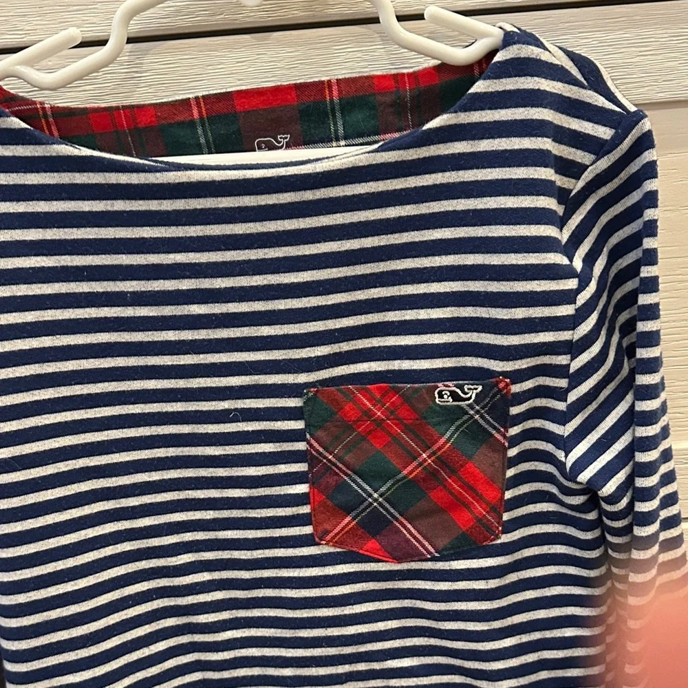 Like New! Vineyard Vines Girls Holiday Top Plaid Pocket and Navy Stripes Small - Picture 3 of 3